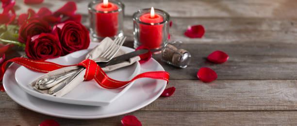 istock Retro fork and knife in heart shape plate 1197852616
