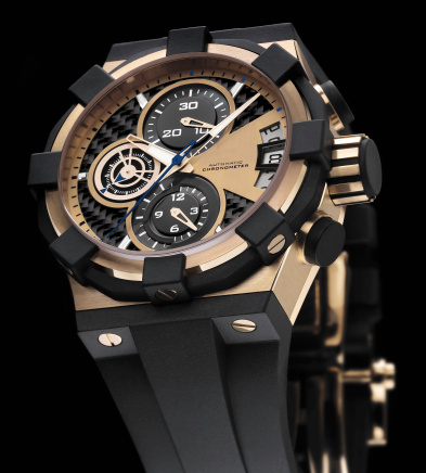 Luxury mens golden wrist watch with rubber strap