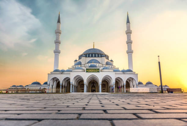 istock Dubai Mosque Place to visit in Middle East 1198022825