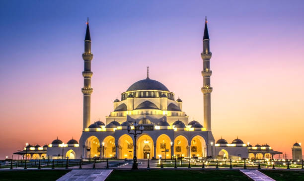 istock Sharjah Mosque beautiful traditional Islamic architecture 1198024304