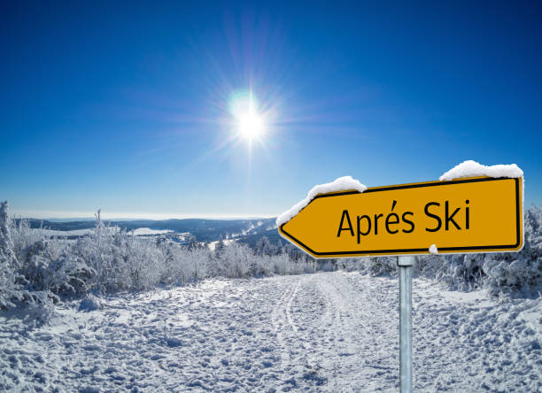 パノラマアプレススキーアローサイン - apres ski 写真 ストックフォトと画像