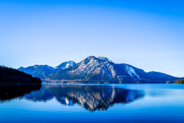 walchensee lake in bavaria - walchensee lake imagens e fotografias de stock