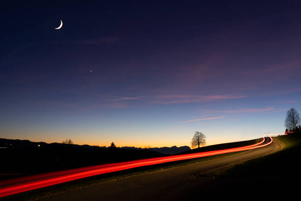 istock Moon and Venus very close together 1198045697