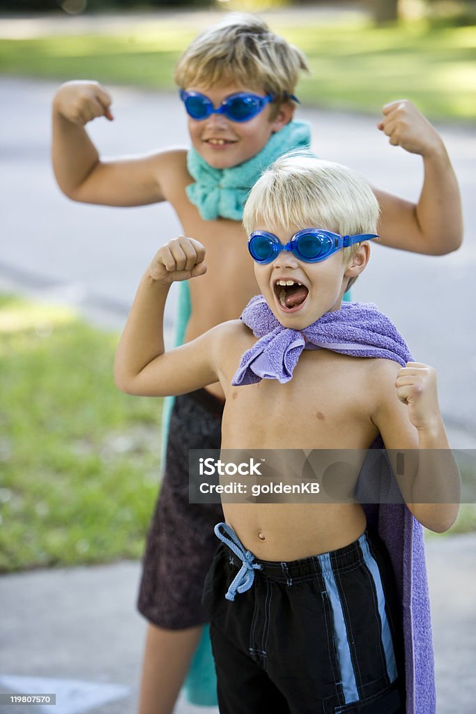 Мальчик супергерои с маска и Мыс - Стоковые фото 6-7 лет роялти-фри