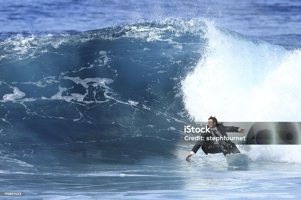 hombre de negocios joven surf - Foto de stock de Surf libre de derechos