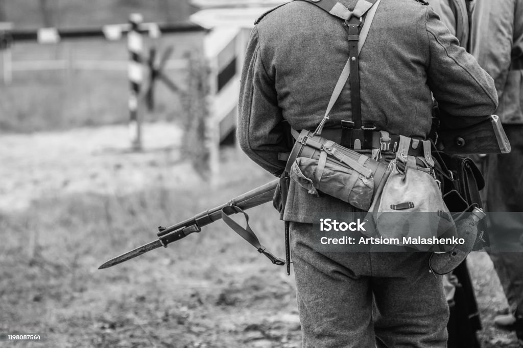 Wehrmachtssoldat mit Gewehr - Lizenzfrei Krieg Stock-Foto