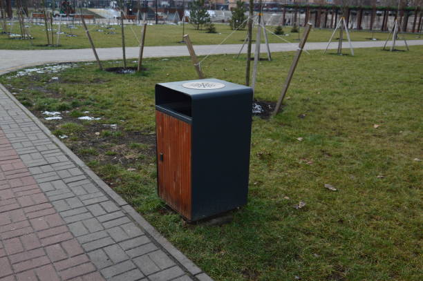 istock Litter bin in the park in the winter 1198093844