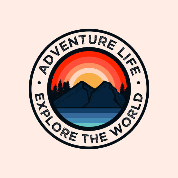 illustrations, cliparts, dessins animés et icônes de logo coloré d'insigne de montagne d'aventure - odyssée