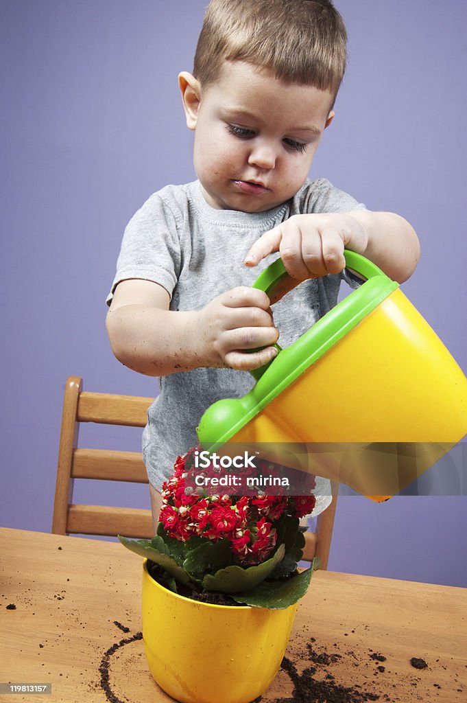 Kinder und Pflanzen - Lizenzfrei Aktivitäten und Sport Stock-Foto