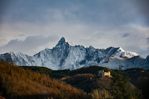 The Apuan Alps embrace the valleys of the north eastern Lunigiana