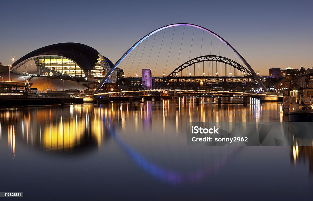 Gateshead Millennium Tyne et ponts au coucher du soleil - Photo de Newcastle upon Tyne libre de droits