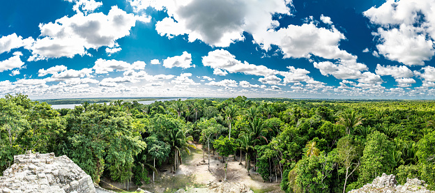 Lamanai archaeological reserve mayan ruins High Temple Belize jungle