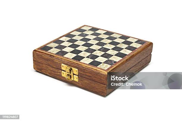 Foto de Tabuleiro De Xadrez No Telefone Celular e mais fotos de stock de  Xadrez - Jogo de tabuleiro - Xadrez - Jogo de tabuleiro, Figura para  recortar, Fundo Branco - iStock