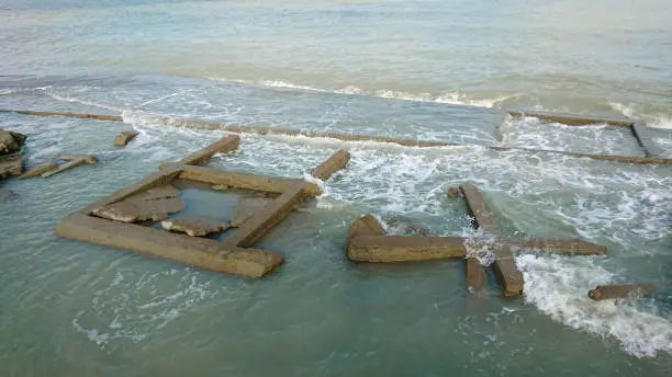 Destroy broken oldbuilding sea beach