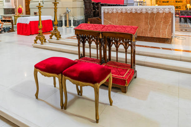 Wedding kneeler and chairs in Catholic church Wedding kneeler and chairs in Catholic church kneelers stock pictures, royalty-free photos & images