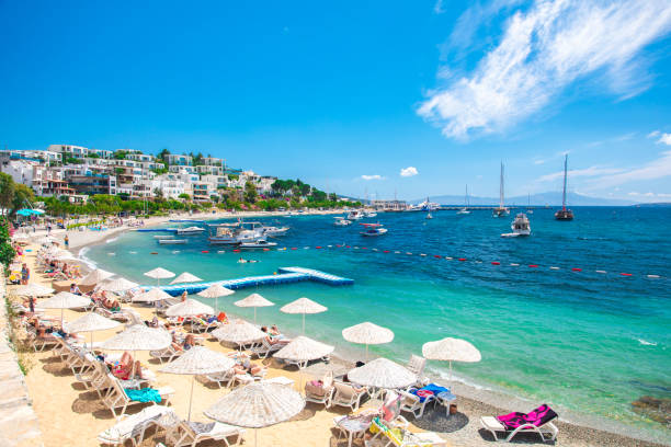 cidade de bodrum, na turquia. - scenics multi colored greece blue - fotografias e filmes do acervo