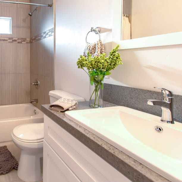 istock Square frame California Tub clean inside white 1198309831