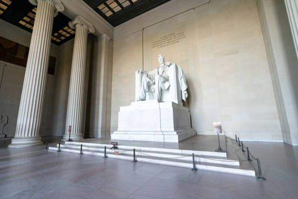 istock Inside the Lincoln Memorial 1198315100