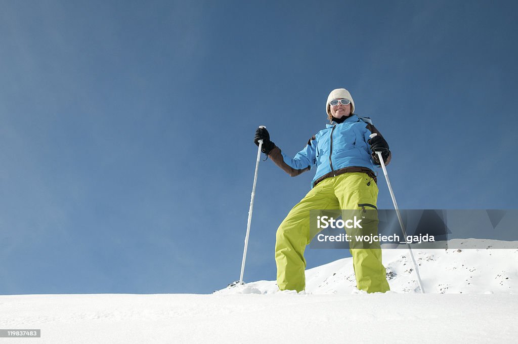 Ходьба в снегоступах - Стоковые фото Белый роялти-фри