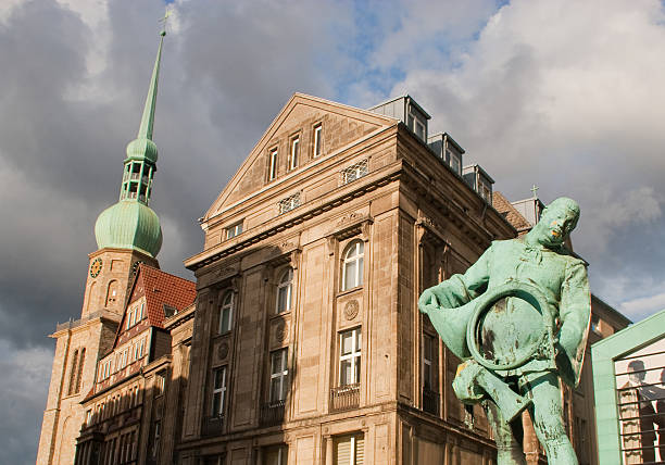 に変更、ドルトムント reinoldikirche 取引所ニューイ・マルクト - warsaw old town square ストックフォトと画像