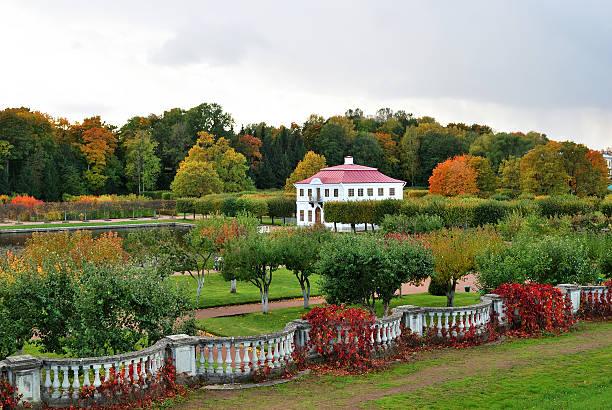 istock Peterhof. Venus Garden 119838936