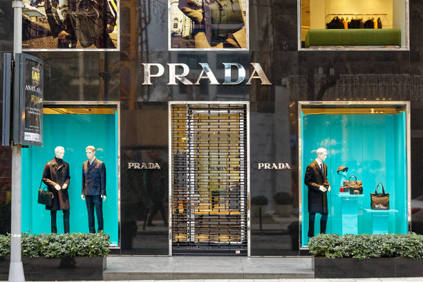 prada store fassade in nisantasi - clothing store store prada outdoors stock-fotos und bilder