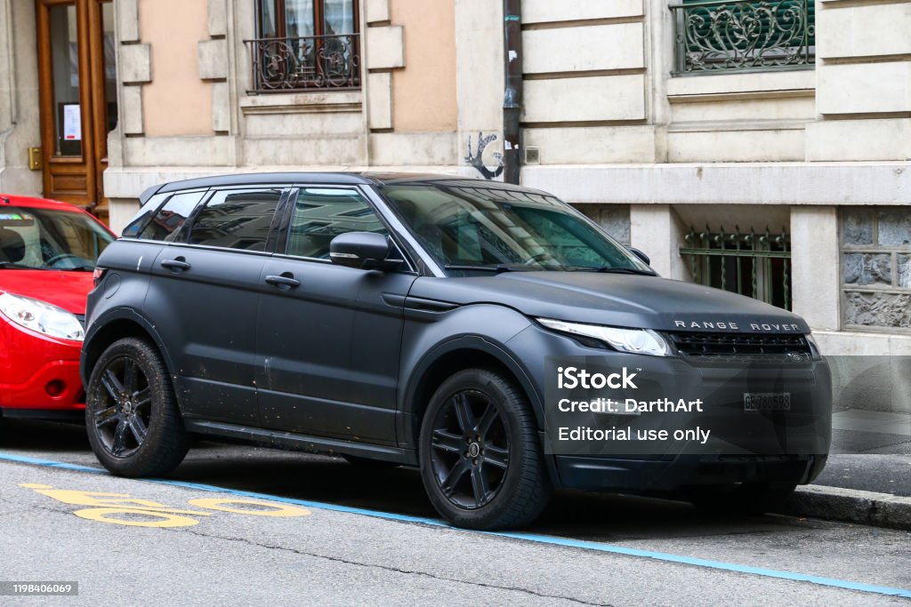 Th Verstikken Het hotel Range Rover Evoque Stock Photo - Download Image Now - Car, Matte - Finish,  Black Color - iStock