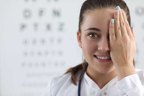 istock Pretty woman ophthalmologist 1198433067
