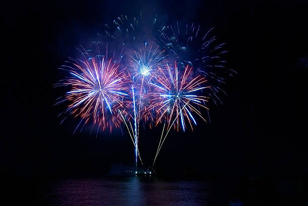 색상화 파이어워크 - fireworks 뉴스 사진 이미지