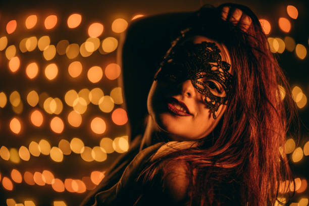istock Lady With Venetian Mask 1198442124