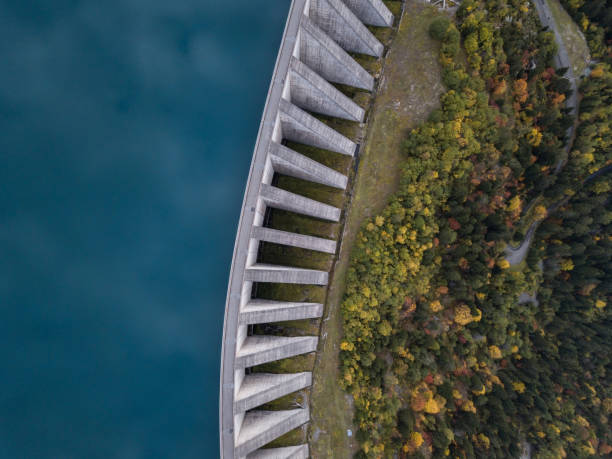 vista aérea da represa da água - water plant - fotografias e filmes do acervo