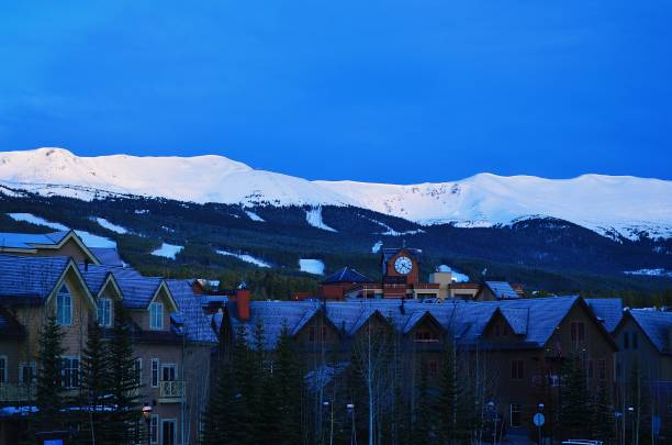 istock Beautiful skyline view of the mountains 1198487654