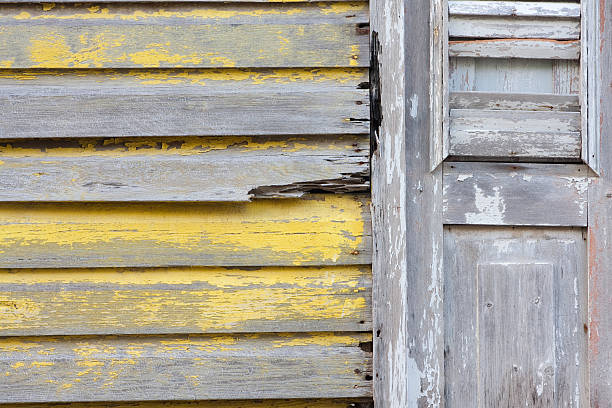 istock Faded building exterior, Cienfuegos, Cuba 119851346