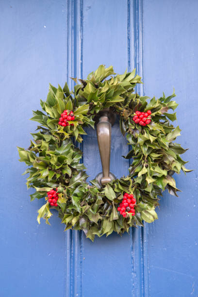istock Holly Leaf and Berry Christmas Wreath 1198595593
