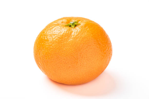 mandarin orange on white background - tangerina imagens e fotografias de stock