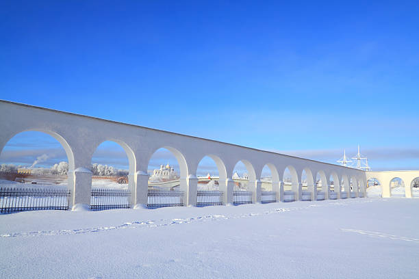 老化の壁 - novgorod ストックフォトと画像