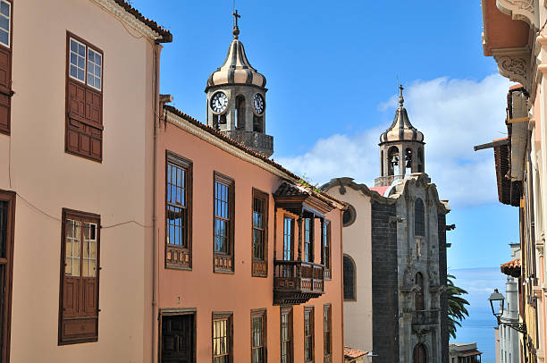 istock Medieval Street Corner 119870387