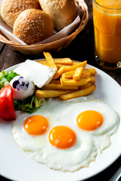 素晴らしい栄養価の高いおいしい朝食 - nutritive ストックフォトと画像
