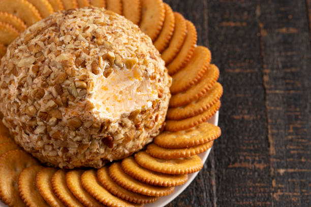 istock A Cheeseball Perfect for Holiday Paries 1198740308