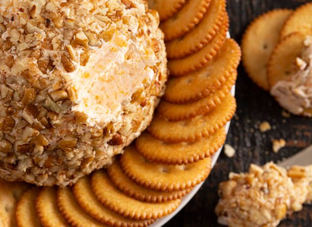istock A Cheeseball Perfect for Holiday Paries 1198740729