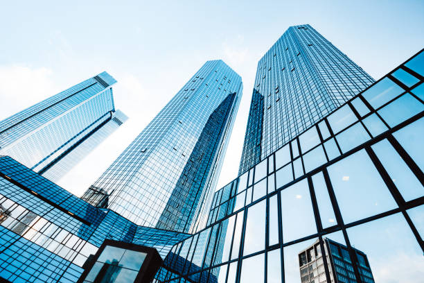 ビジネス地区の近代的な超高層ビル - high banks 写真 ストックフォトと画像