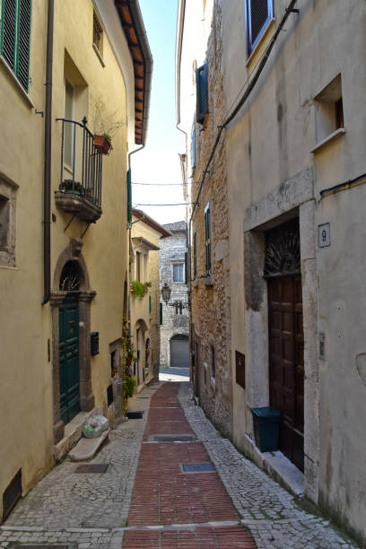 istock Travel in  old italian cities 1198789134
