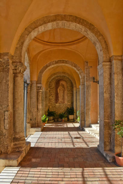 istock Travel in  old italian cities 1198789807