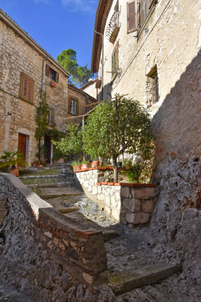 istock Travel in  old italian cities 1198790149