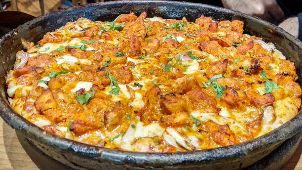 Butter Chicken Cheese Pizza