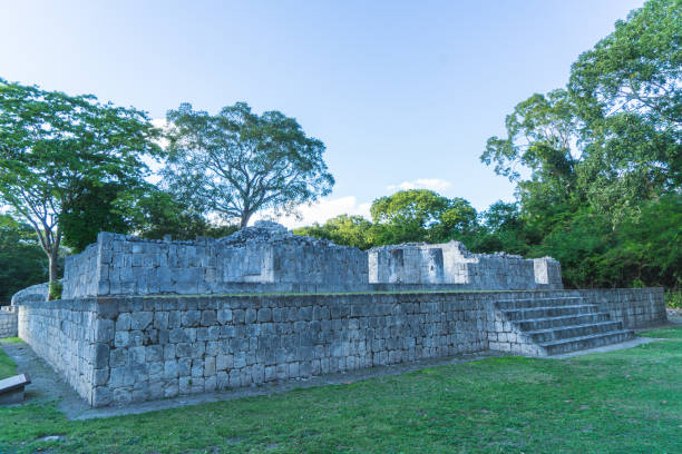 istock Mayan Ruin 