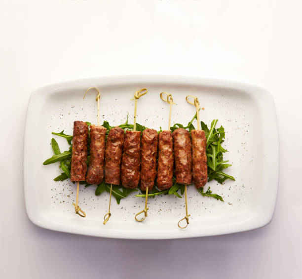brochetas de cordero y menta - roasted mint dinner vegetable fotografías e imágenes de stock