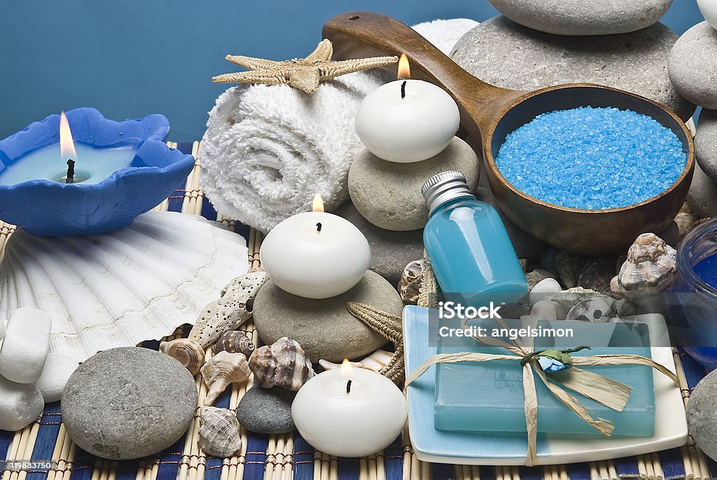 Azul, artículos de higiene. - Foto de stock de Caracola - Concha de mar libre de derechos