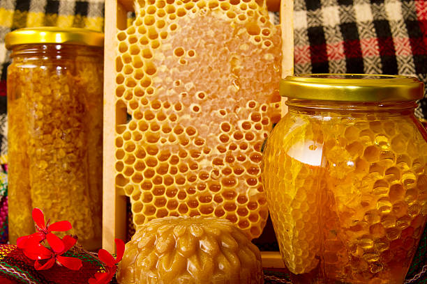 istock Jar of honey 119886795