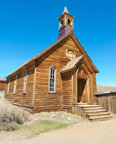 istock old wooden church 119886974